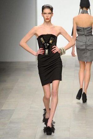 PPQ-FALL-RTW-2011-PODIUM-028_runway.jpg