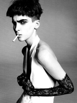 kristina s steven meisel vogue italia 2011 aprilis5.jpg
