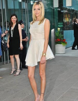 3324katie_cassidy_super_skinny_legs_small.jpg