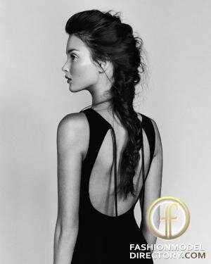 000000115025-charlotte_le_bon-fullsize.jpg