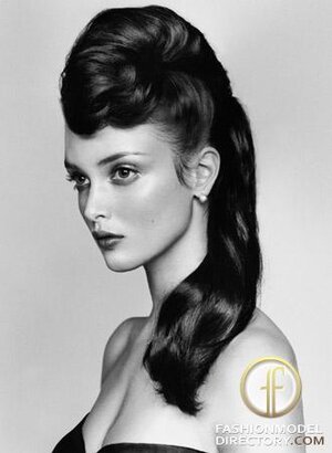 000000116167-charlotte_le_bon-fullsize.jpg