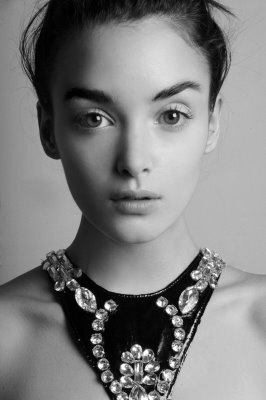 charlotte-le-bon-sexy.jpg