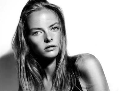 elza-011-1762549_0x440.jpg