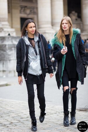 Binx-Walton-and-Lexi-Boling-by-STYLEDUMONDE-Street-Style-Fashion-Blog_MG_2835-700x1050.jpg